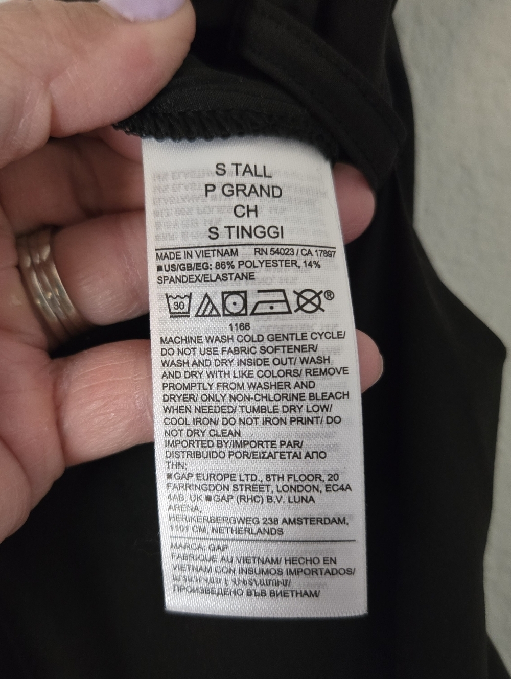 Gap Fit | Black High Rise Runaround Cargo Joggers Size Small Tall - Picture 13 of 13